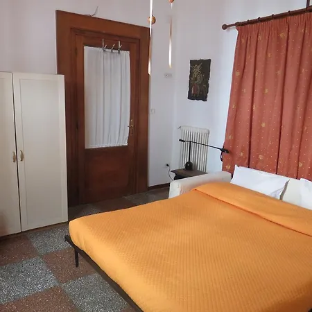 Konukevi Rosy's Napoli