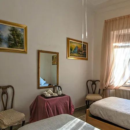 Konukevi Rosy's Napoli
