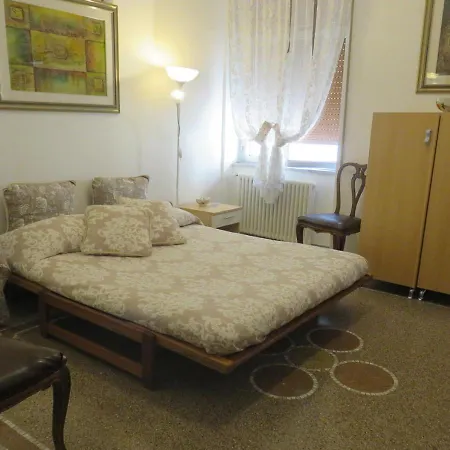 Konukevi Rosy's Napoli